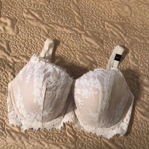 Victoria’s Secret Bra 36 DD.